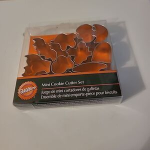 Wilton Mini Cookie Cutter Set